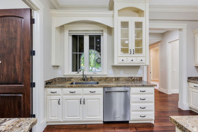 650 East Center Street Alpine, UT 84004 - Photo 11 of 38 Kitchen with single large single sink and window