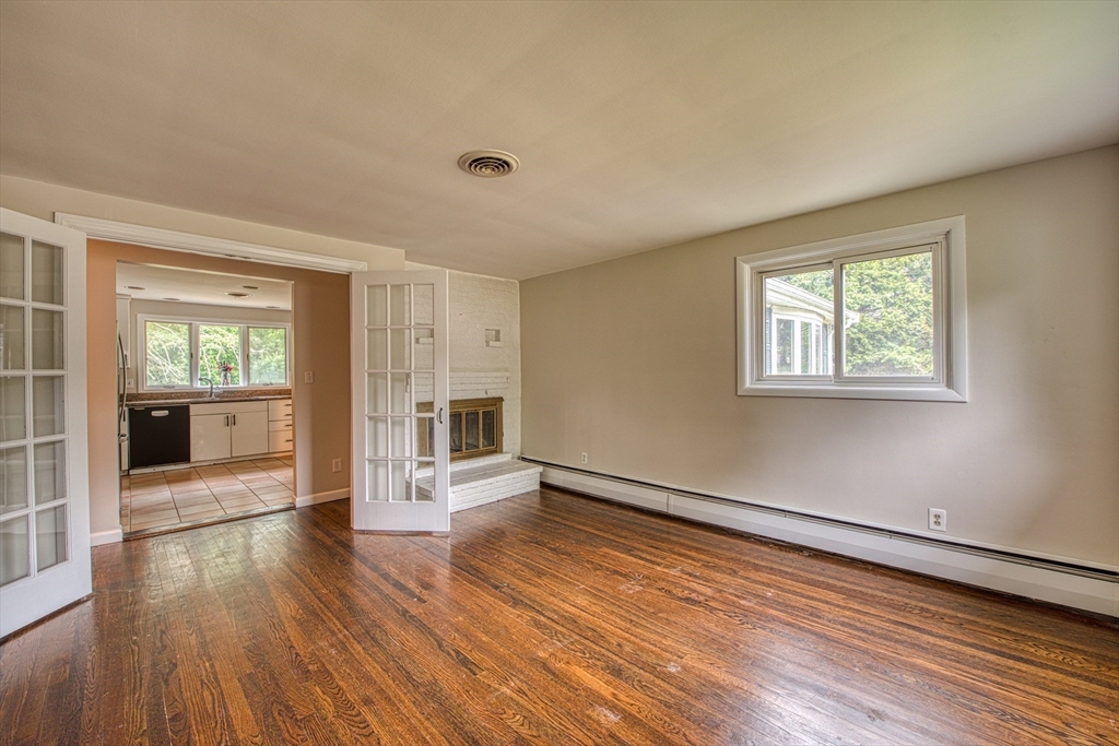7 Laurel Road Sharon, MA 02067 - Photo 4 of 31