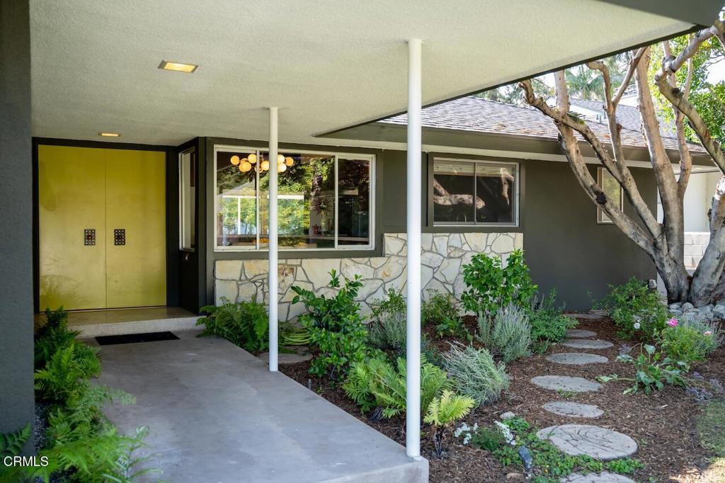 1535 Meadowbrook Road Altadena, CA 91001 - Photo 3 of 35 NIK08002