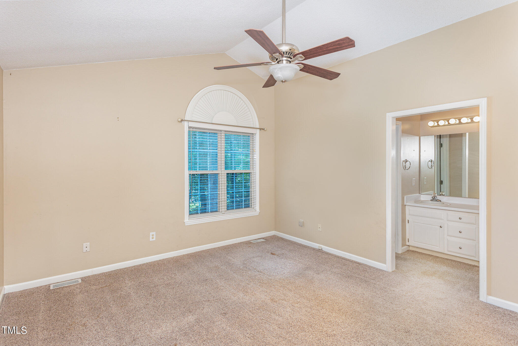 204 Beaver Ridge Way Benson, NC 27504 - Photo 14 of 27 012_bc4a7428-edit