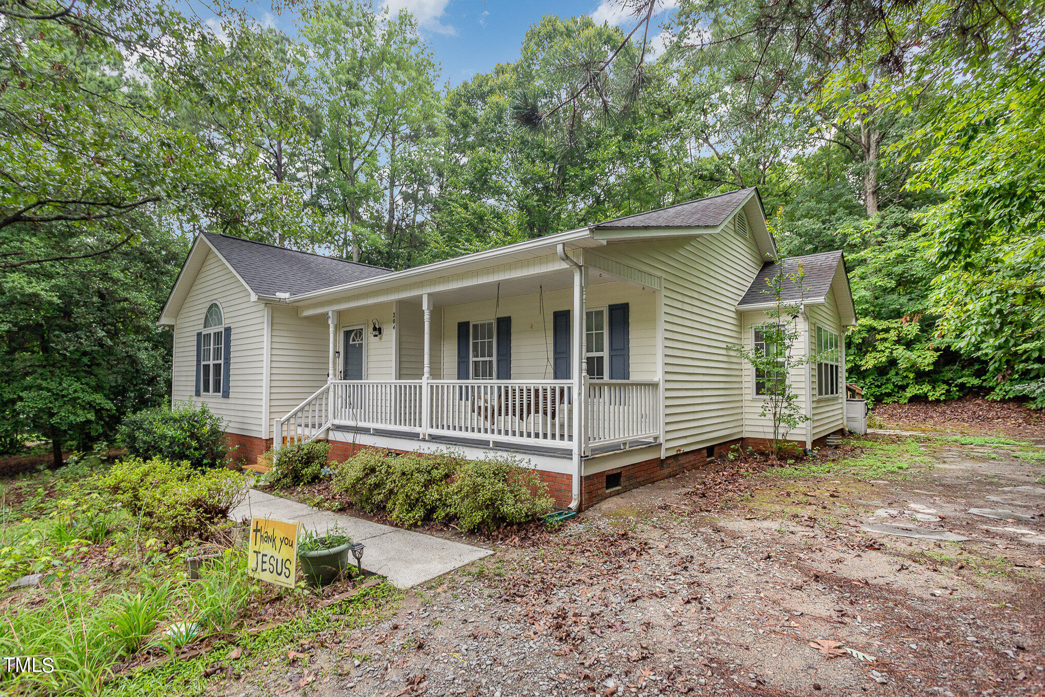 204 Beaver Ridge Way Benson, NC 27504 - Photo 3 of 27 004_img_0026-edit