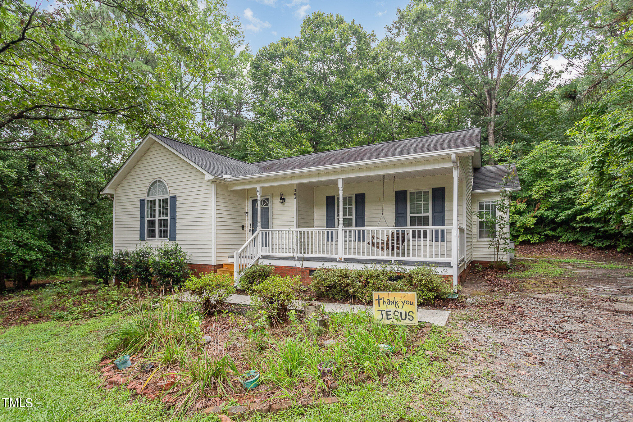 204 Beaver Ridge Way Benson, NC 27504 - Photo 4 of 27 005_img_0028-edit