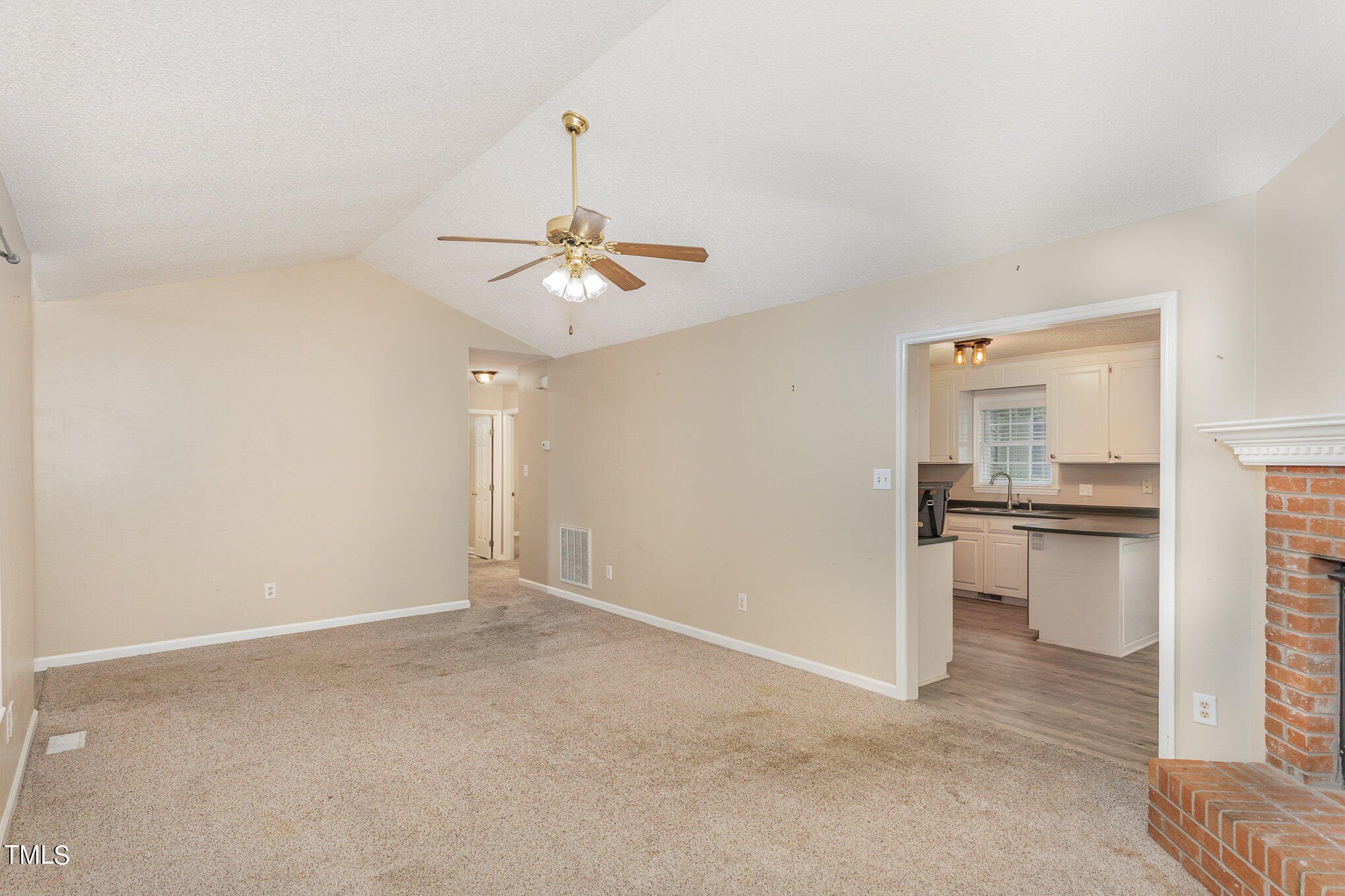 204 Beaver Ridge Way Benson, NC 27504 - Photo 8 of 27 006_bc4a7411-edit