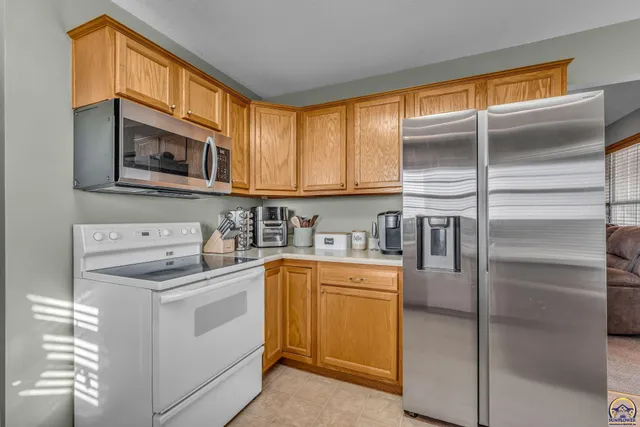 $314,900 | 3704 Northwest Cherry Creek Drive, Topeka, KS 66618