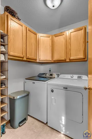 $314,900 | 3704 Northwest Cherry Creek Drive, Topeka, KS 66618