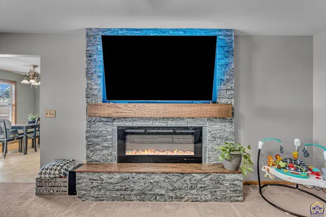 $314,900 | 3704 Northwest Cherry Creek Drive, Topeka, KS 66618