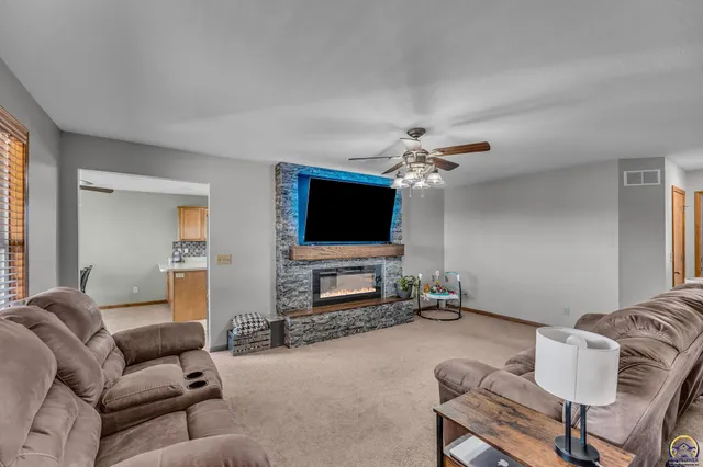 $314,900 | 3704 Northwest Cherry Creek Drive, Topeka, KS 66618