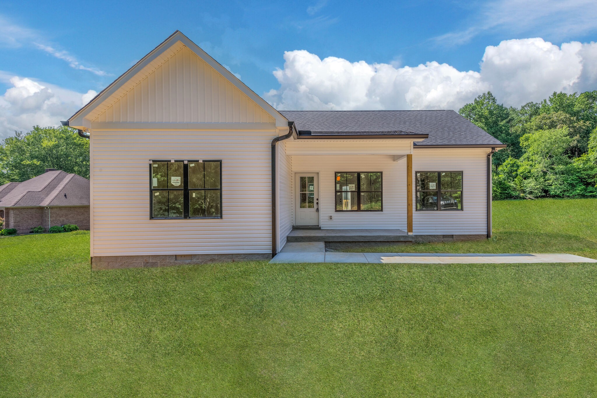 122 Long Road Charlotte, TN 37036 - Photo 1 of 30 Gallery Image 1