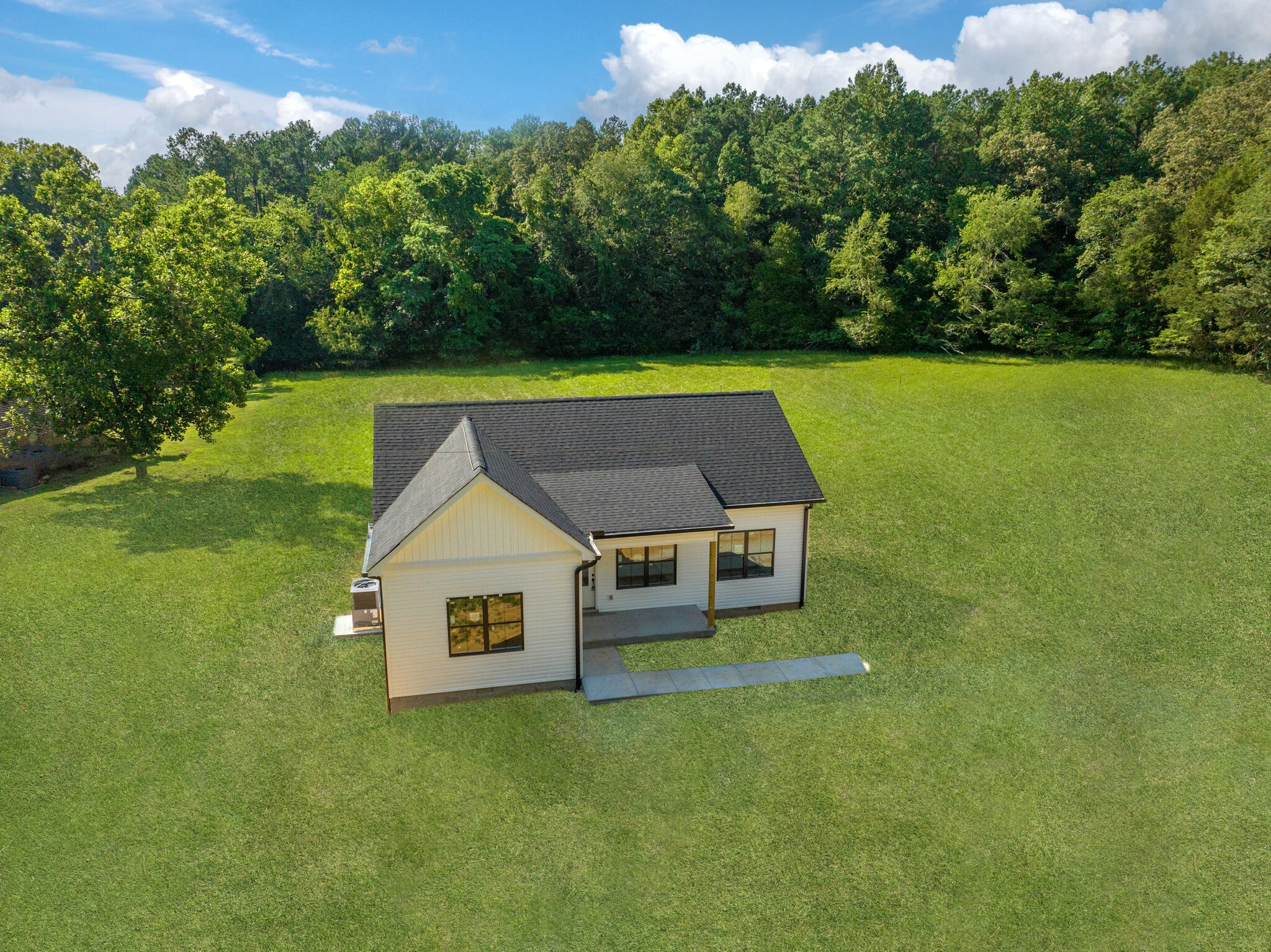 122 Long Road Charlotte, TN 37036 - Photo 2 of 30 Gallery Image 2