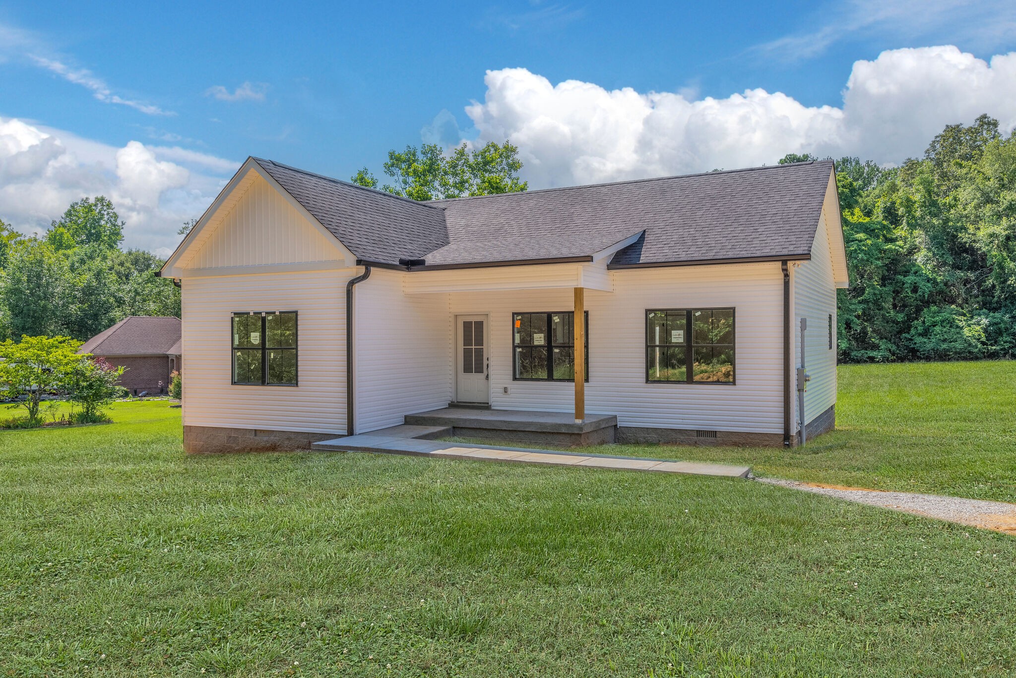 122 Long Road Charlotte, TN 37036 - Photo 3 of 30 Gallery Image 3