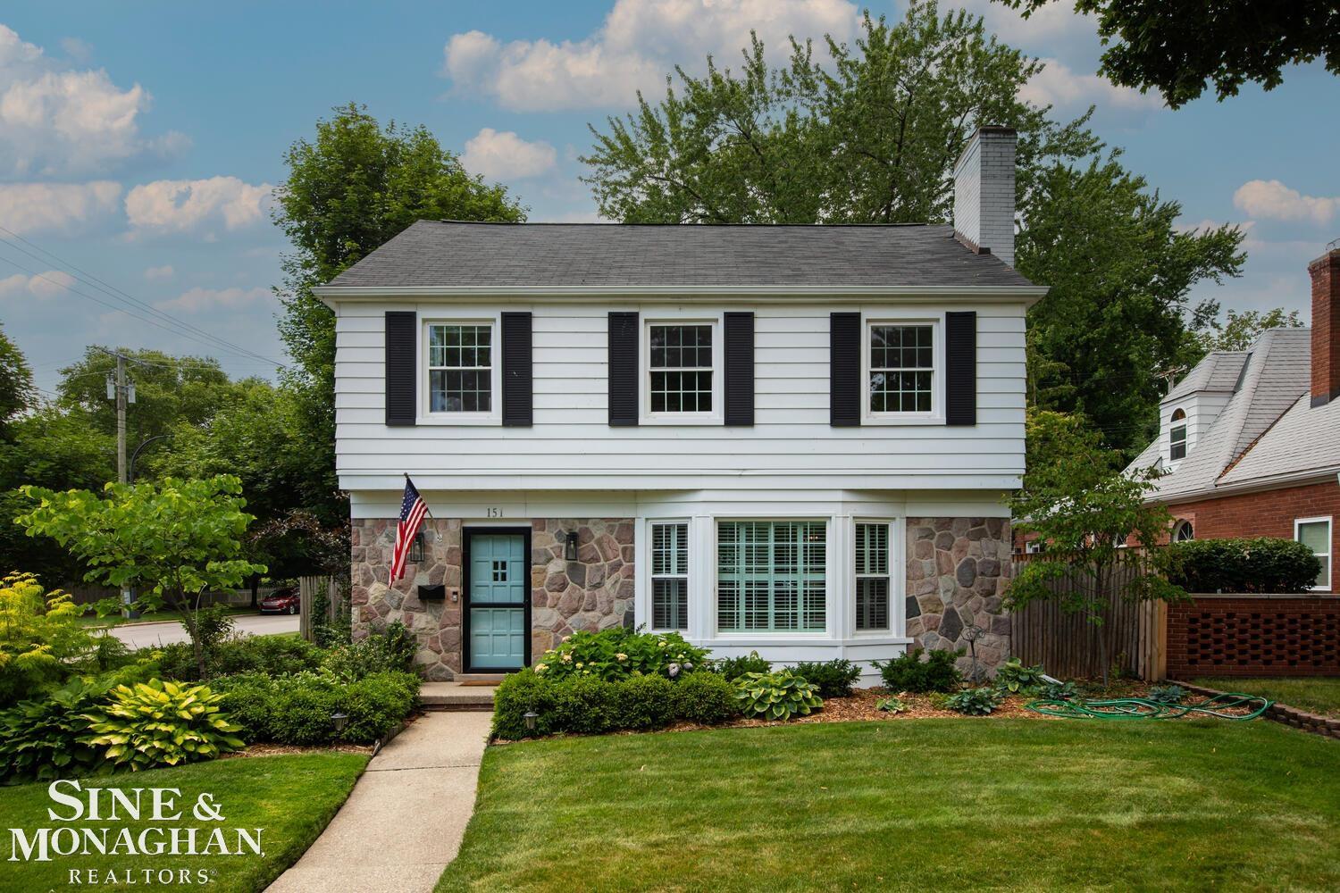 151 Ridgemont Road Grosse Pointe, MI 48236 - Photo 1 of 30 151 Ridgemont!