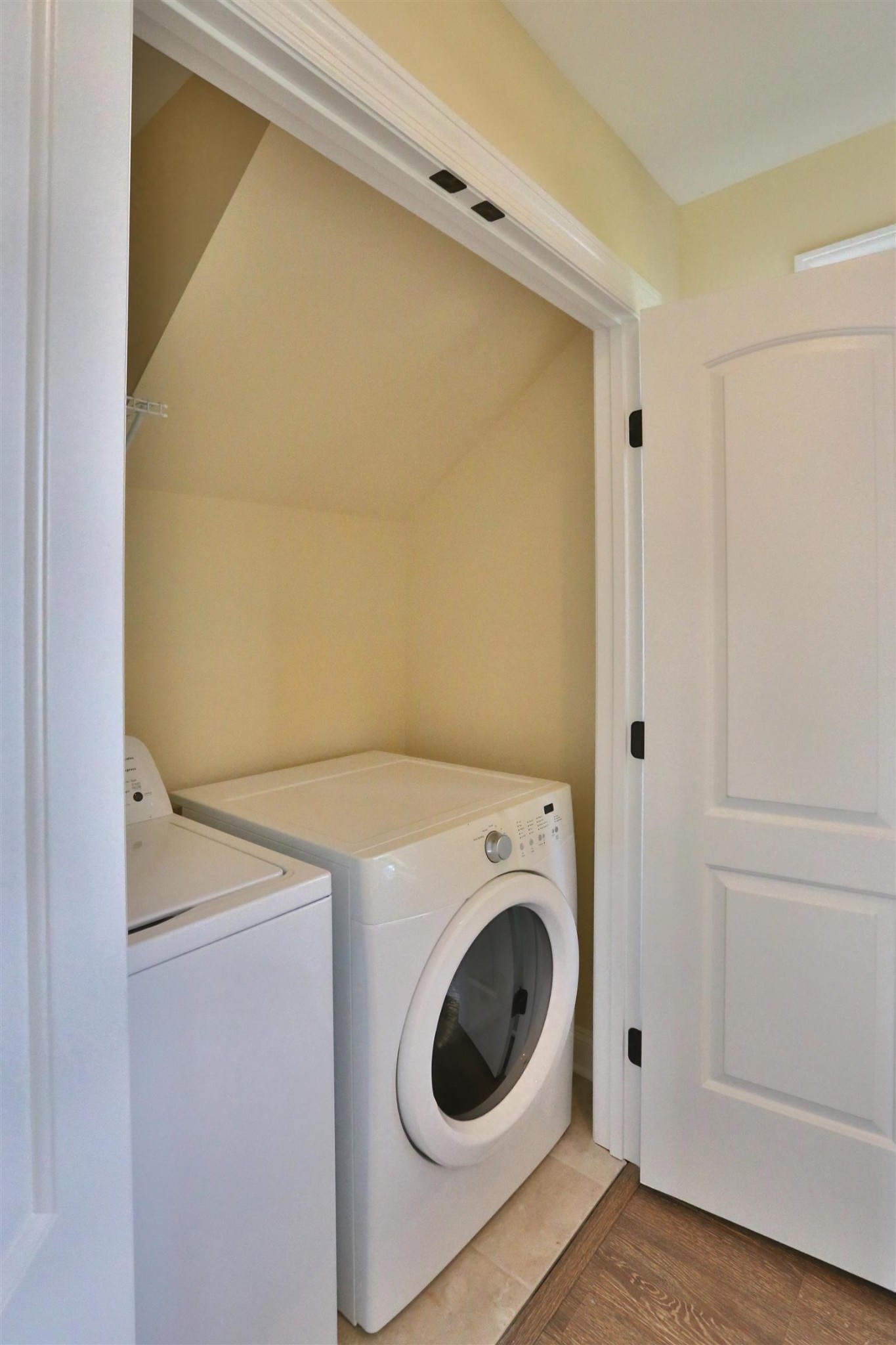 64 Brown Road Lebanon, TN 37087 - Photo 7 of 15 a utility room with dryer and washer