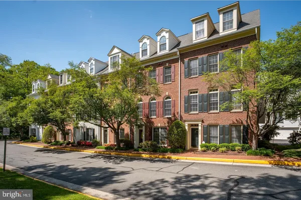 $4,200 | 8894 Ashgrove House Lane, Vienna, VA 22182