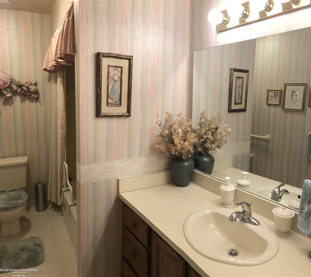 568 Tennyson Rochester Hills, MI 48307 - Photo 12 of 17