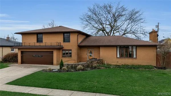 $315,000 | 21 Barlow Avenue, Lackawanna, NY 14218