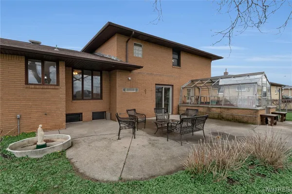 $315,000 | 21 Barlow Avenue, Lackawanna, NY 14218