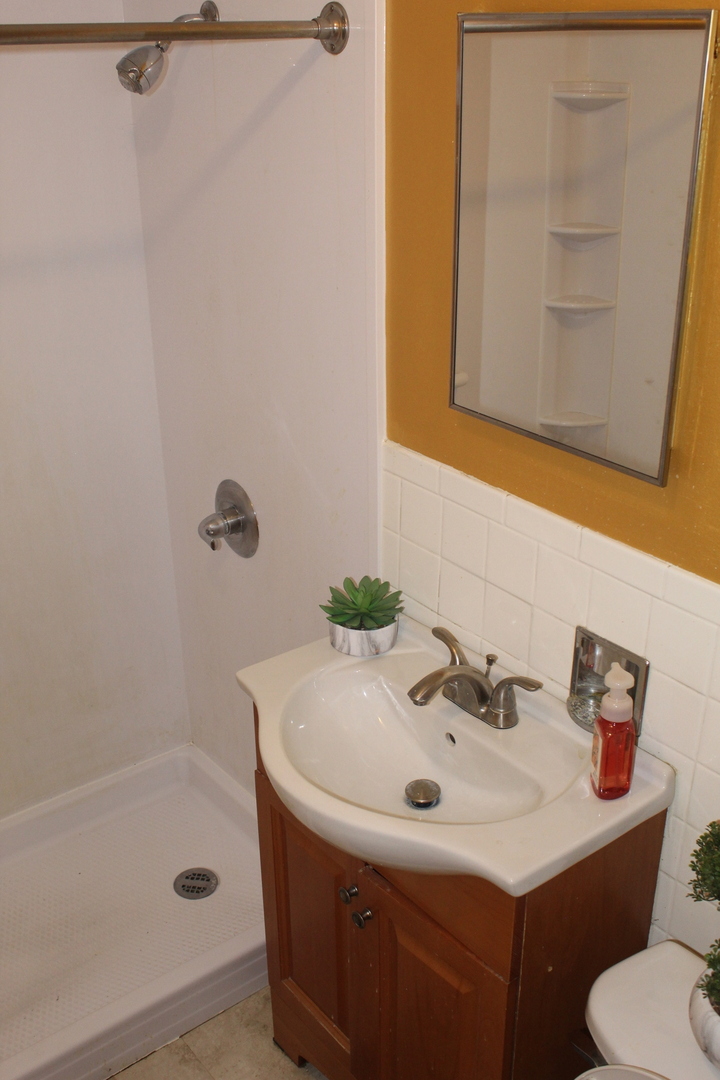 36 South 19th Avenue, Unit 2E Maywood, IL 60153 - Photo 3 of 10