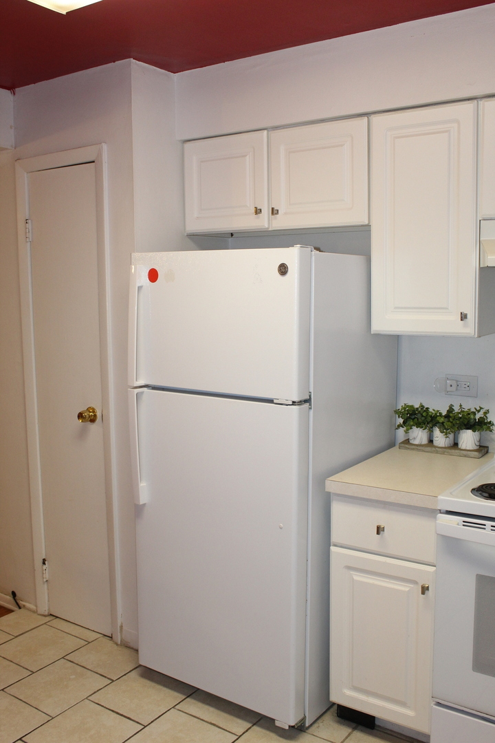 36 South 19th Avenue, Unit 2E Maywood, IL 60153 - Photo 8 of 10