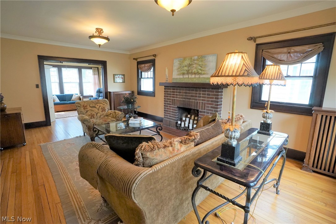 2884 Huntington Road Cleveland, OH 44120 - Photo 5 of 34