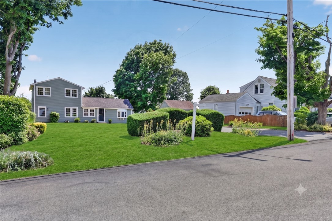 52 Pleasant View Road Warwick, RI 02888 - Photo 3 of 47