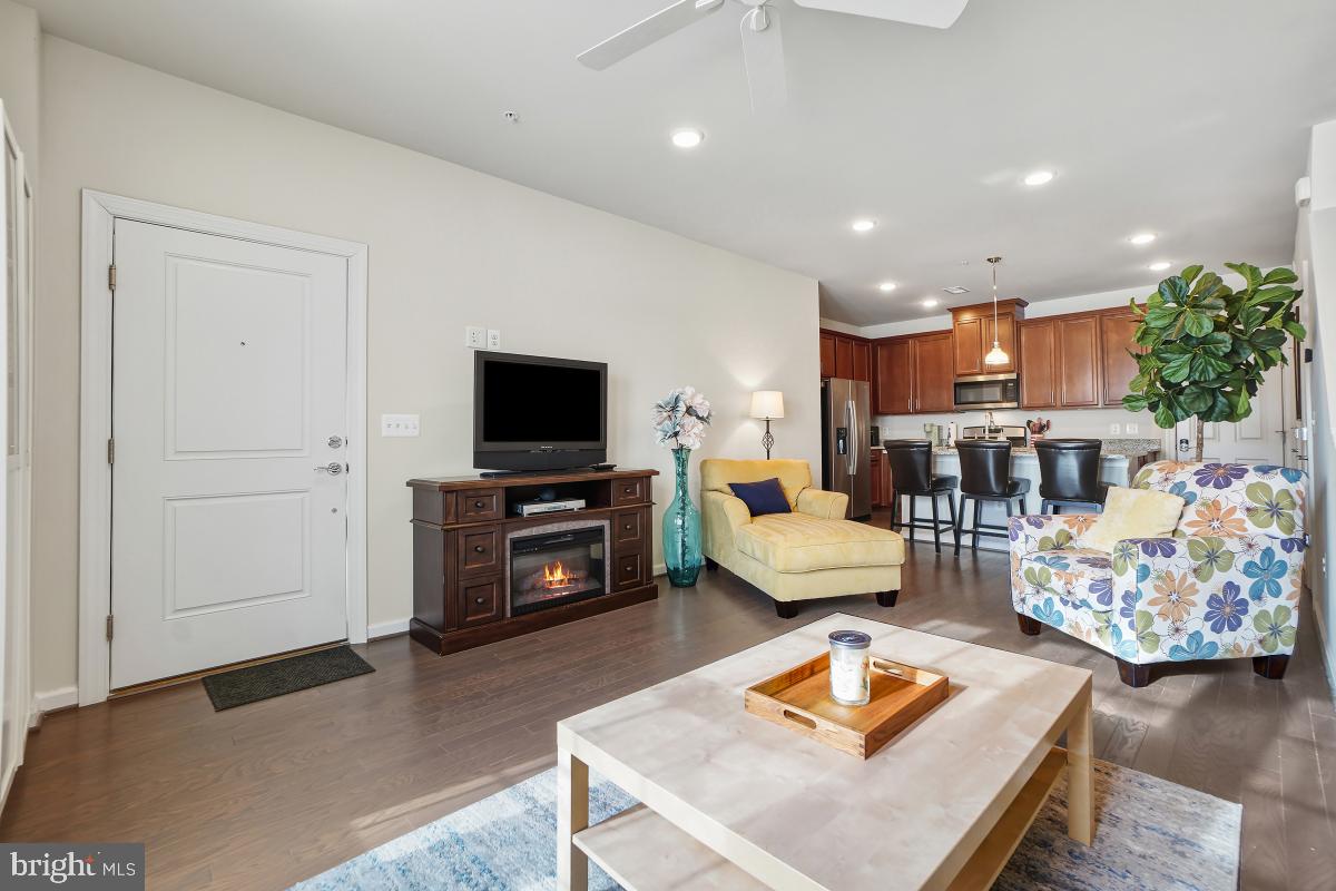 23517 Public House Road, Unit 101 Clarksburg, MD 20871 - Photo 3 of 26