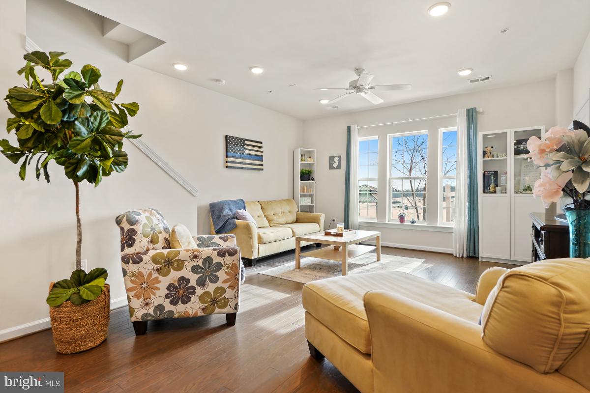 23517 Public House Road, Unit 101 Clarksburg, MD 20871 - Photo 5 of 26