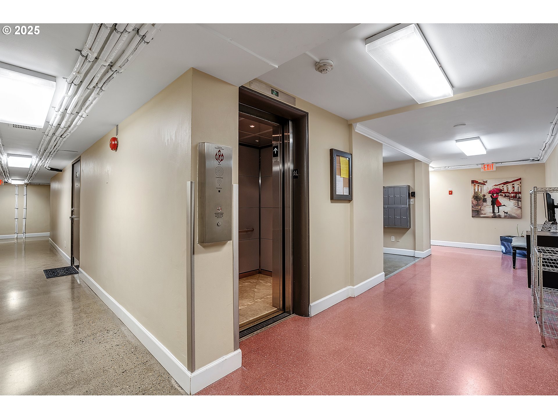 1205 Southwest Cardinell Drive, Unit 704 Portland, OR 97201 - Photo 5 of 23
