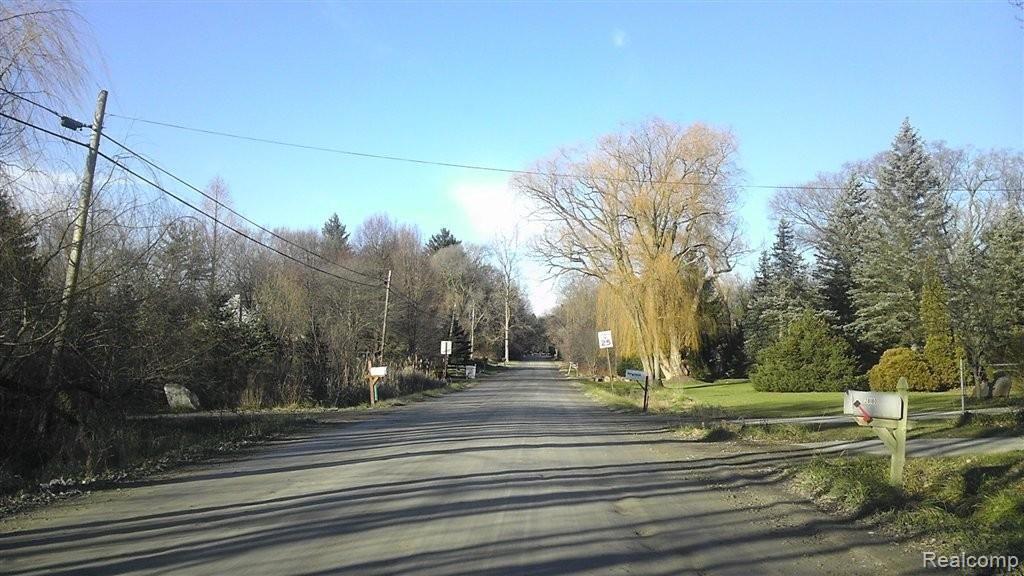 28365 Rollcrest Road Farmington, MI 48334 - Photo 21 of 25 IMAG0817.jpg