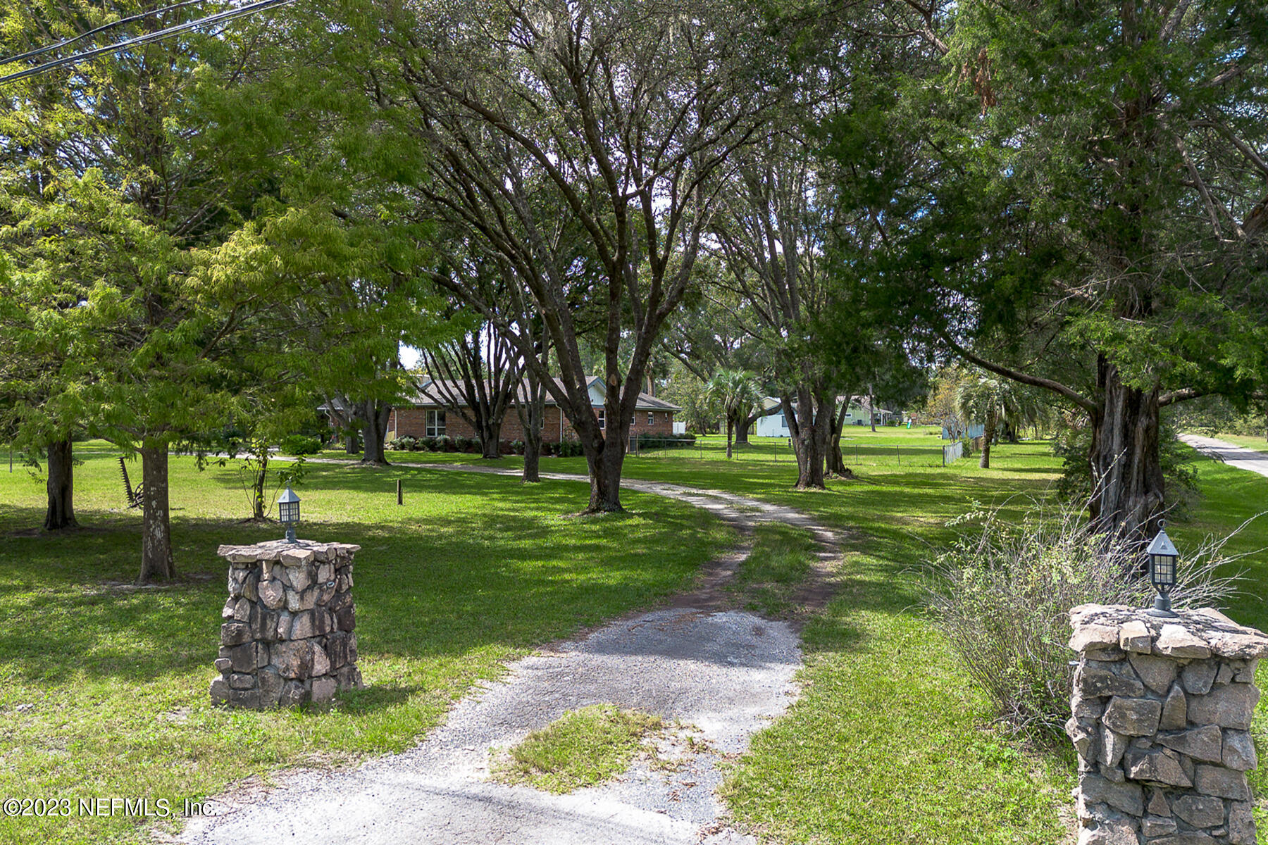 1640 Nolan Road Middleburg, FL 32068 - Photo 11 of 52 Driveway Entry