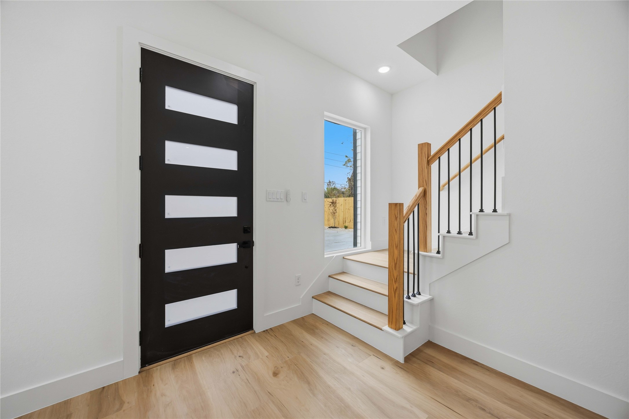 9019 Comal Street, Unit A Houston, TX 77051 - Photo 4 of 28