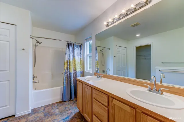 $4,250 | 7027 Autumn Avenue Southeast, Snoqualmie, WA 98065