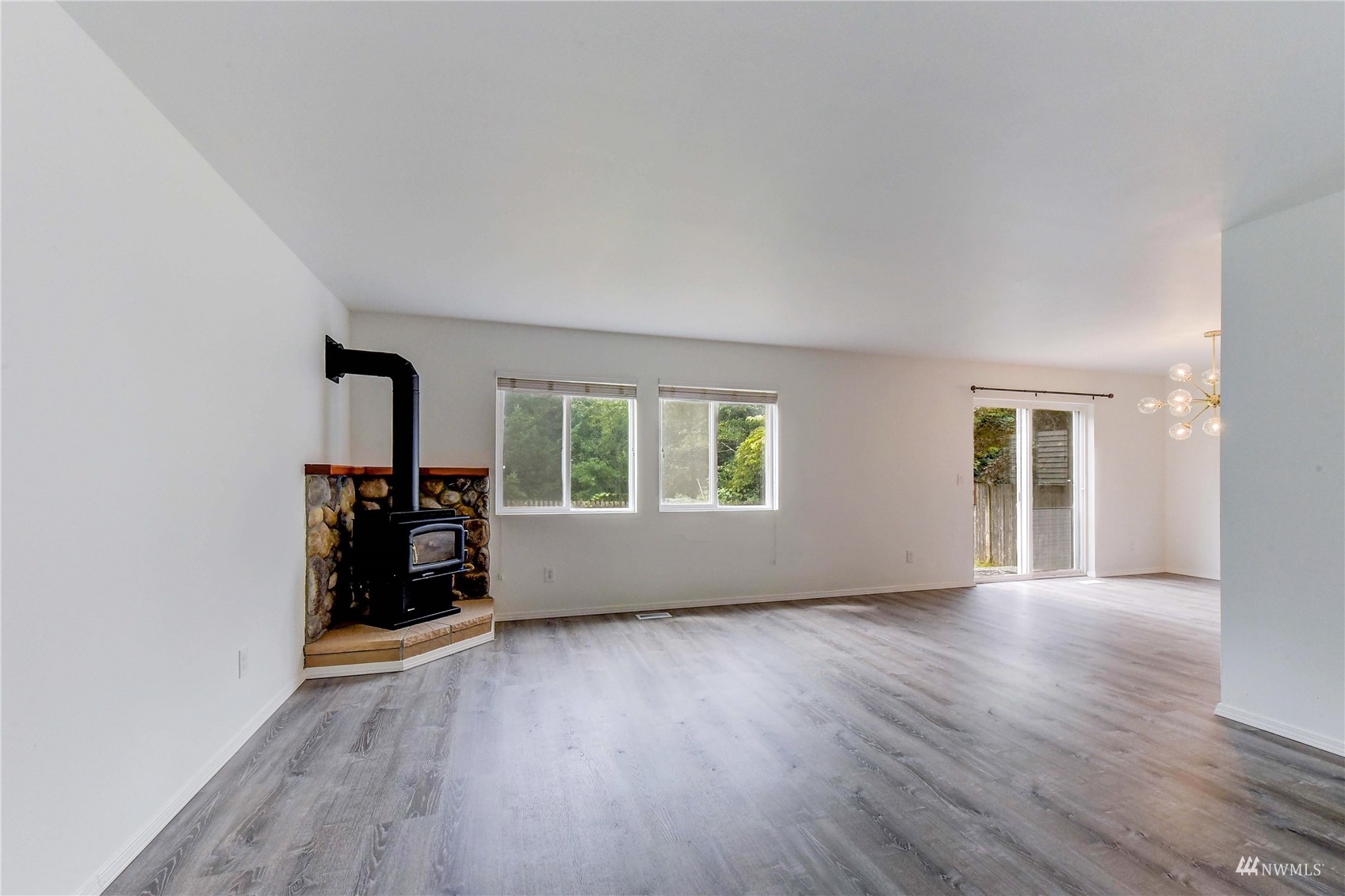 7027 Autumn Avenue Southeast Snoqualmie, WA 98065 - Photo 5 of 26