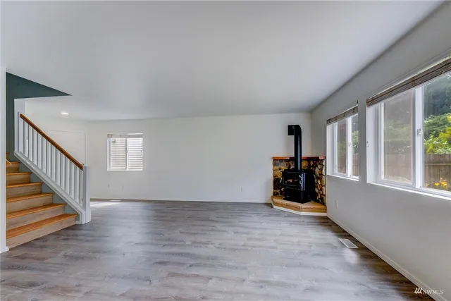 $4,250 | 7027 Autumn Avenue Southeast, Snoqualmie, WA 98065