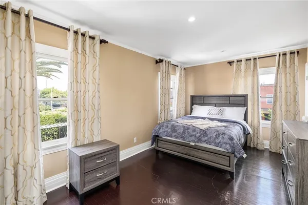 a view of a fountain in front of a house