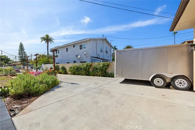 $6,795 | 2754 Kenwood Avenue, Los Angeles, CA 90007