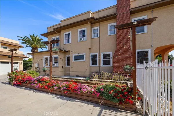 $6,795 | 2754 Kenwood Avenue, Los Angeles, CA 90007