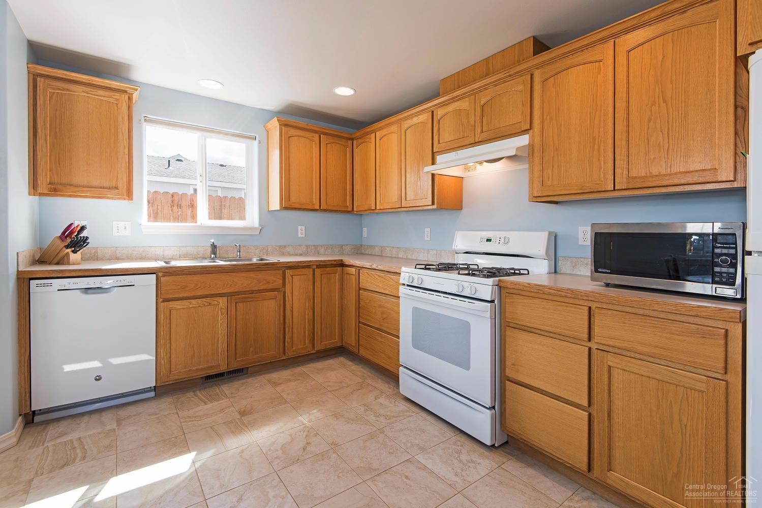 1227 Glacier Ridge Road Bend, OR 97701 - Photo 7 of 15 Additional Photo