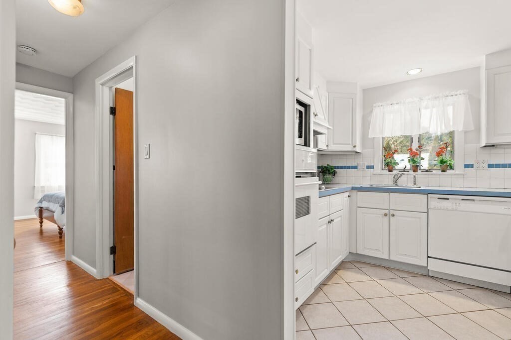 30 Sharon Road Hamilton, MA 01982 - Photo 16 of 25 Gallery Image 16