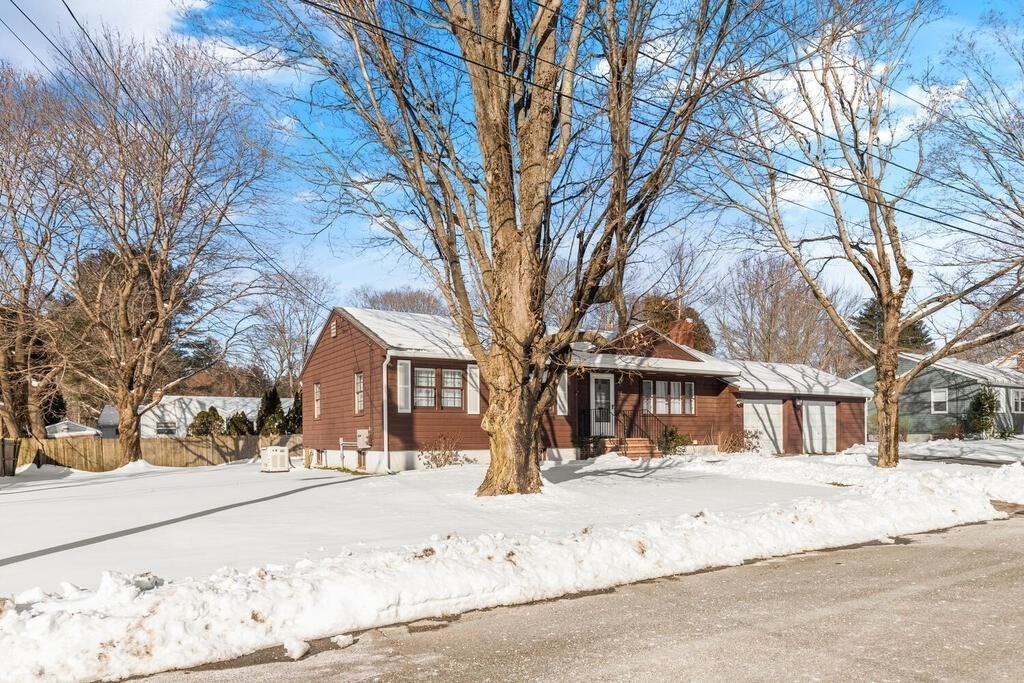 30 Sharon Road Hamilton, MA 01982 - Photo 4 of 25 Gallery Image 4