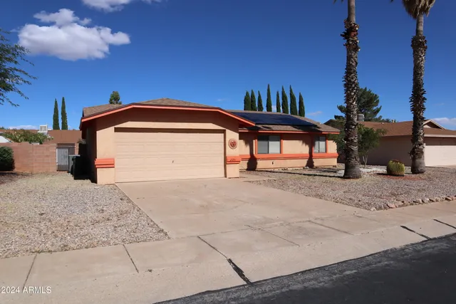 $1,700 | 2281 South Iris Drive, Sierra Vista, AZ 85635