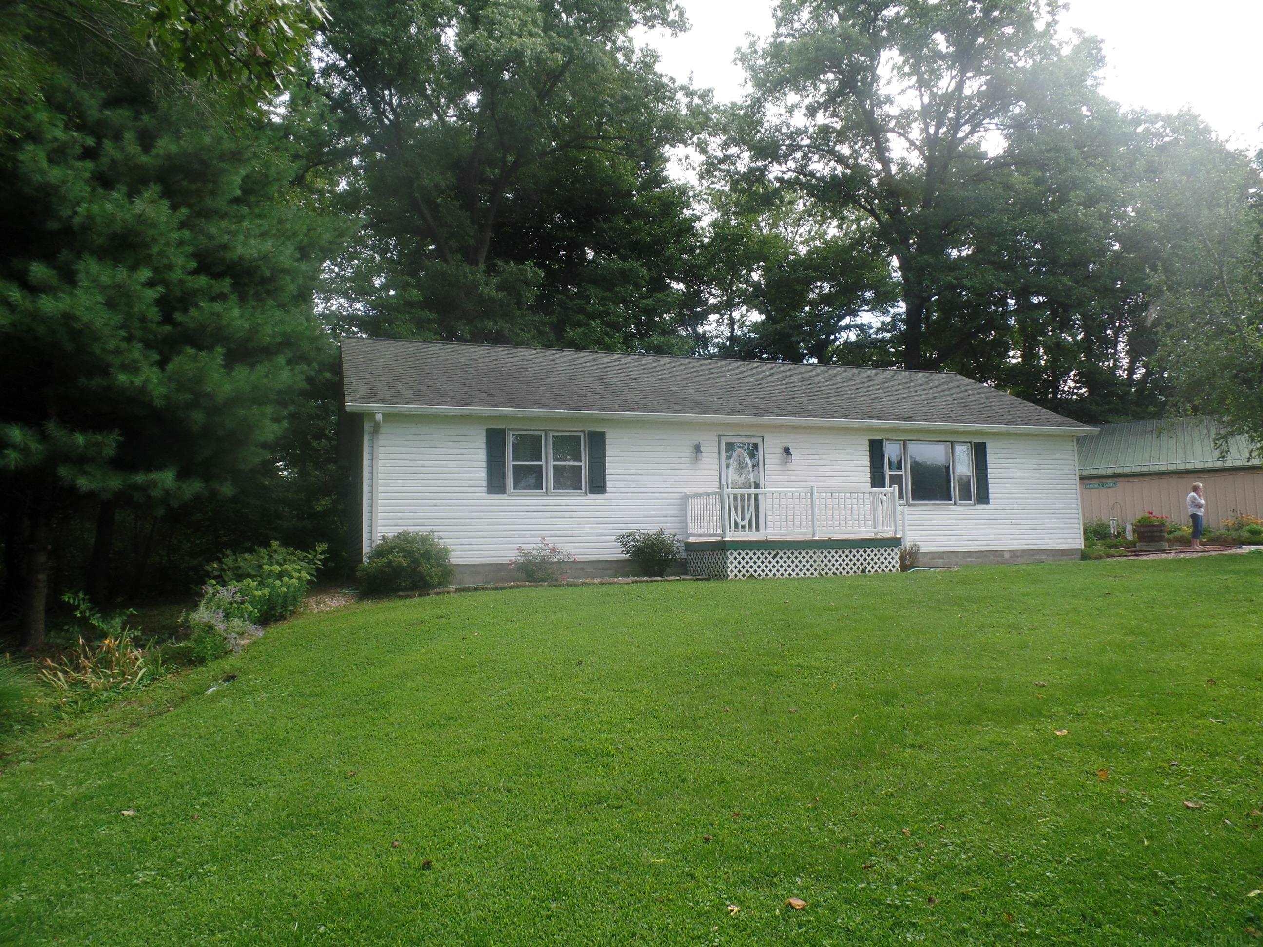 1997 East Furnace Road Bloomfield, IN 47424 - Photo 1 of 27 Gallery Image 1