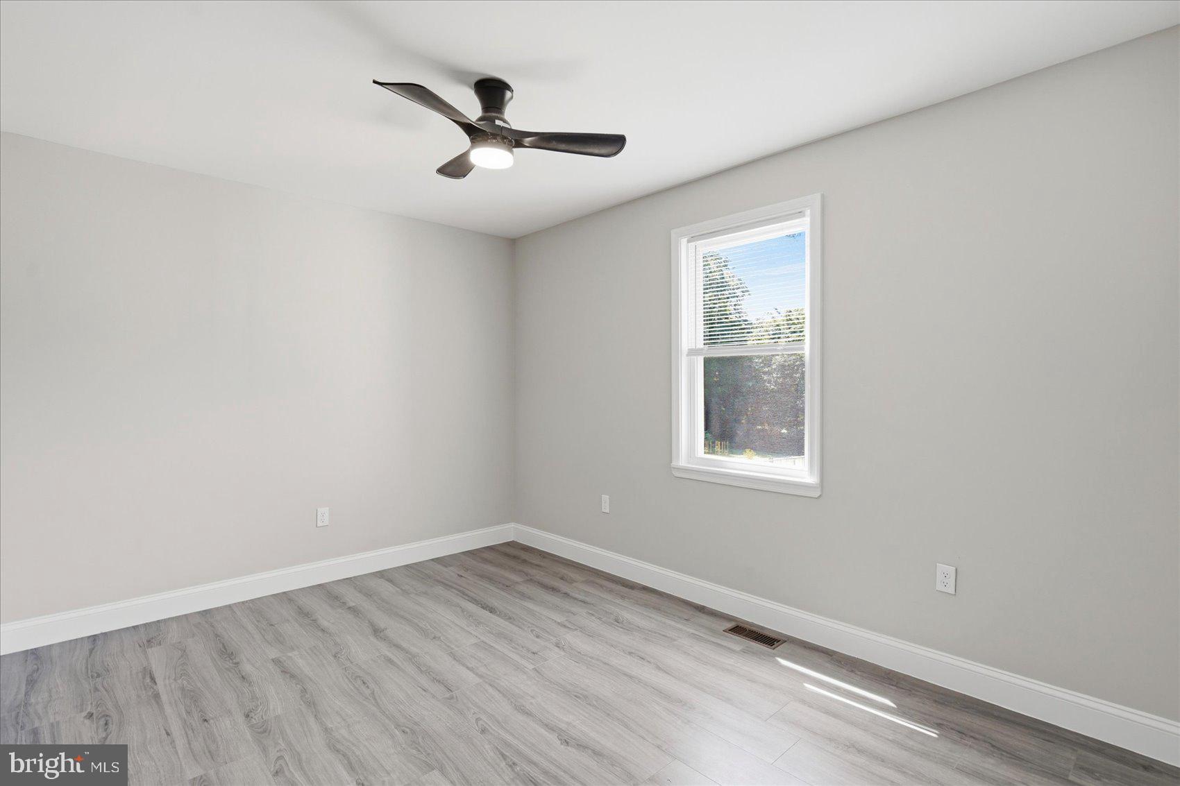 825 Martin Road Essex, MD 21221 - Photo 17 of 37