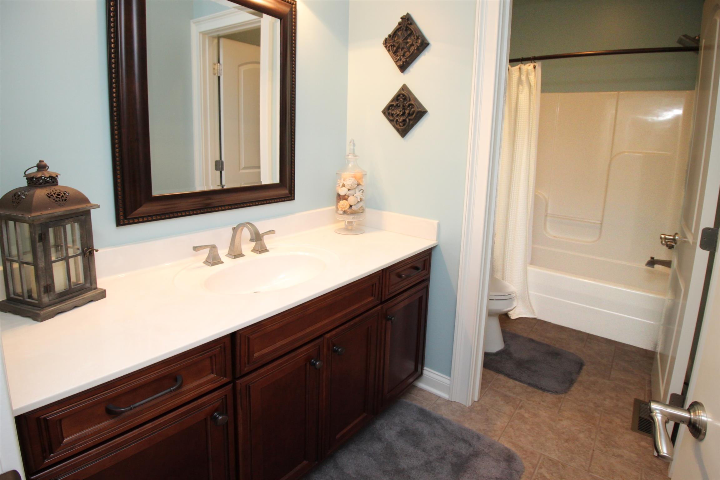 4385 Goodman Road Adams, TN 37010 - Photo 9 of 30 Full Bathroom with Tub/Shower Combo