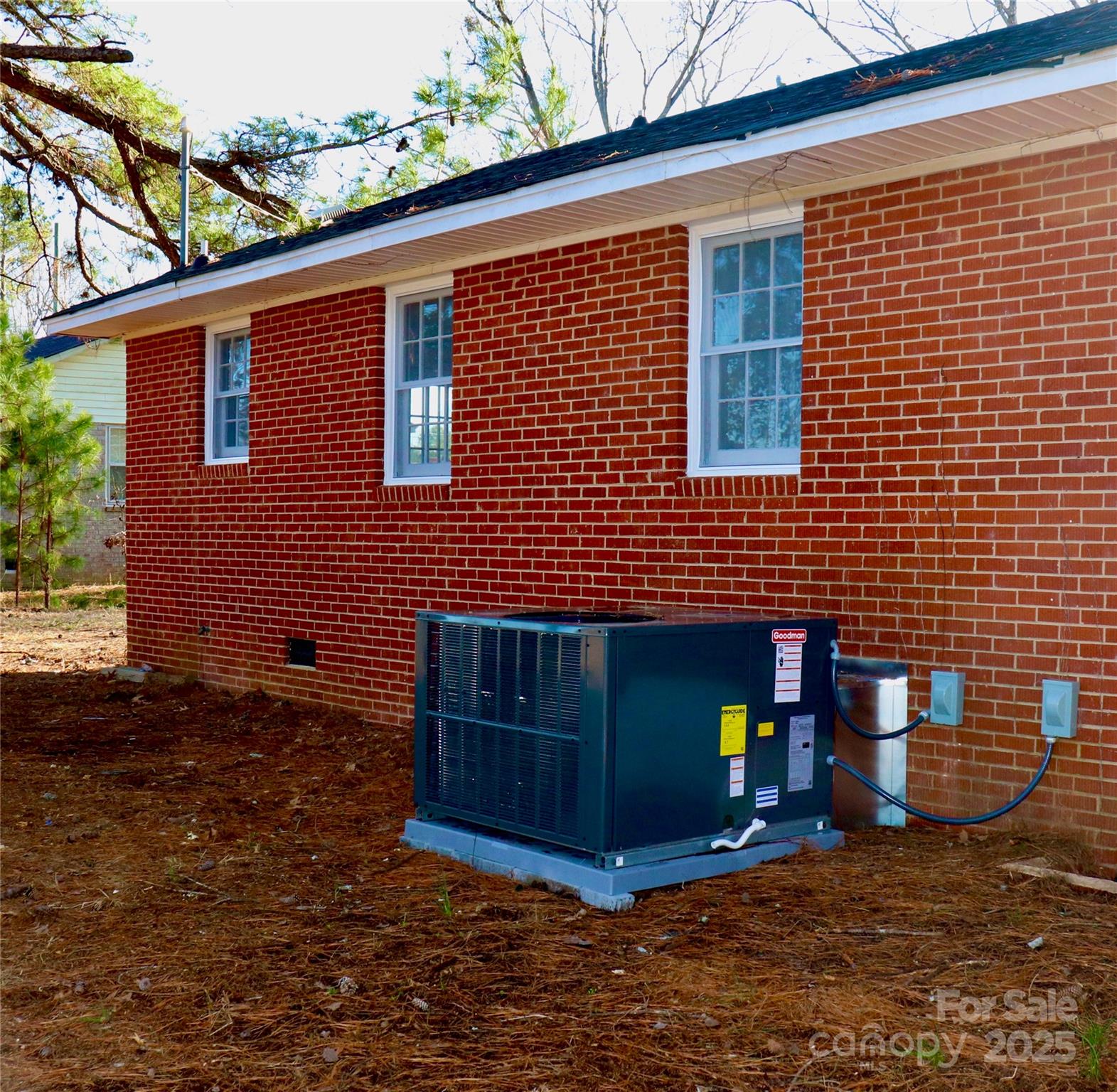 802 Marshall Street Cheraw, SC 29520 - Photo 16 of 16 a front view of a house with a yard