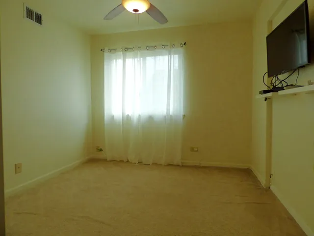 $424,900 | 432 Thunder Ridge, Lake In The Hills, IL 60156