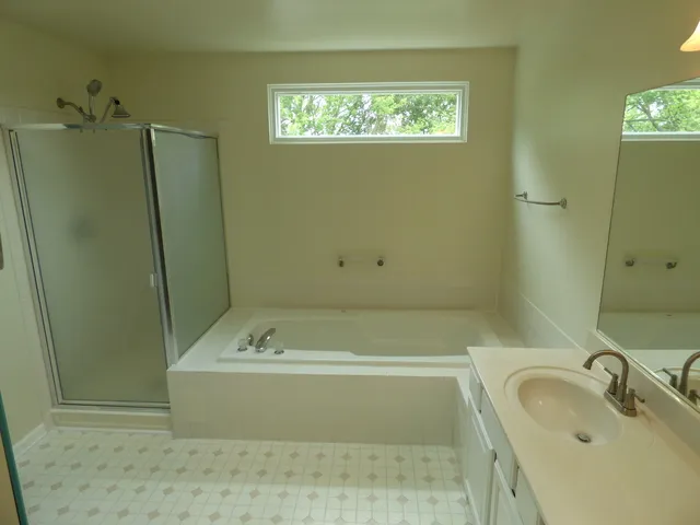 $424,900 | 432 Thunder Ridge, Lake In The Hills, IL 60156