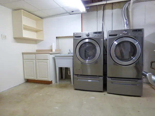 $424,900 | 432 Thunder Ridge, Lake In The Hills, IL 60156