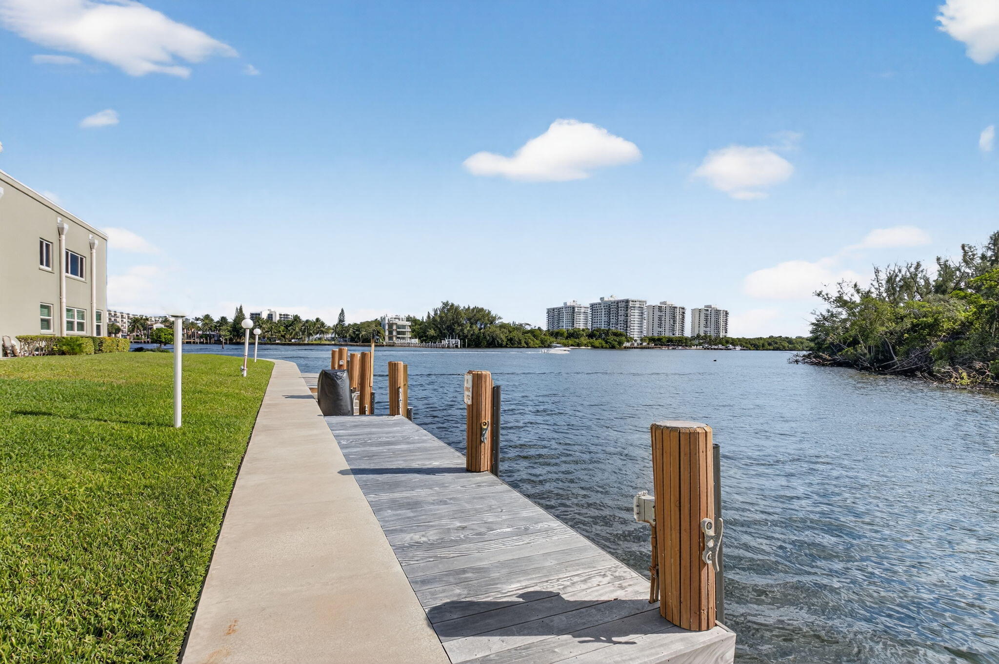 711 Northeast Harbour Terrace, Unit 3120 Boca Raton, FL 33431 - Photo 37 of 45 Backyard docks