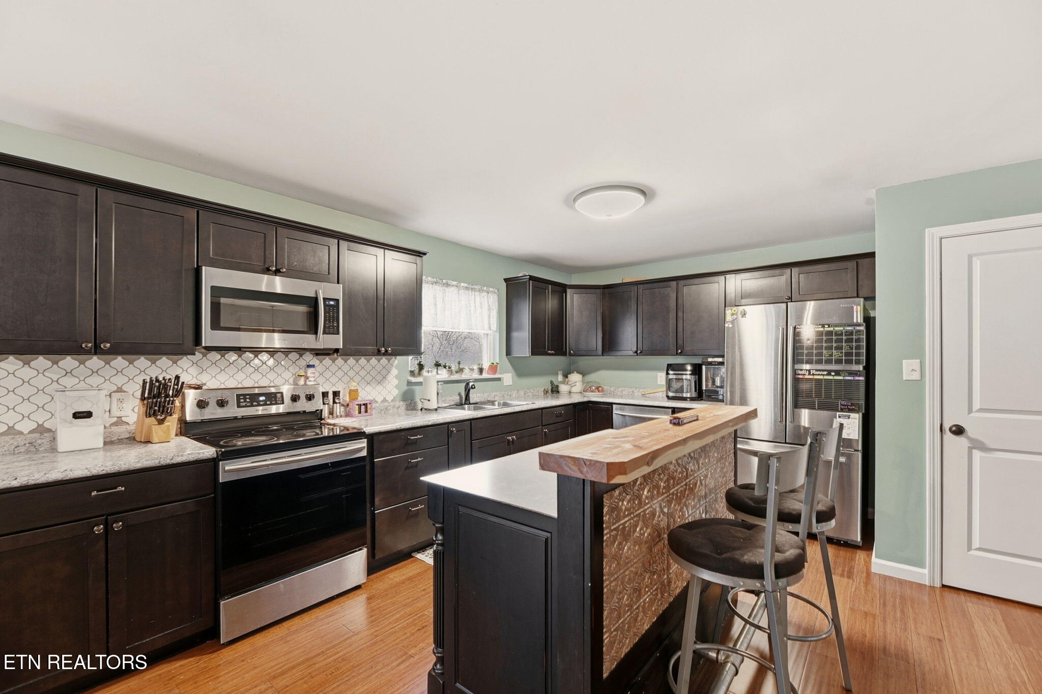 2322 Alice Bell Road Knoxville, TN 37914 - Photo 11 of 32 11-web-or-mls-DSC_0720