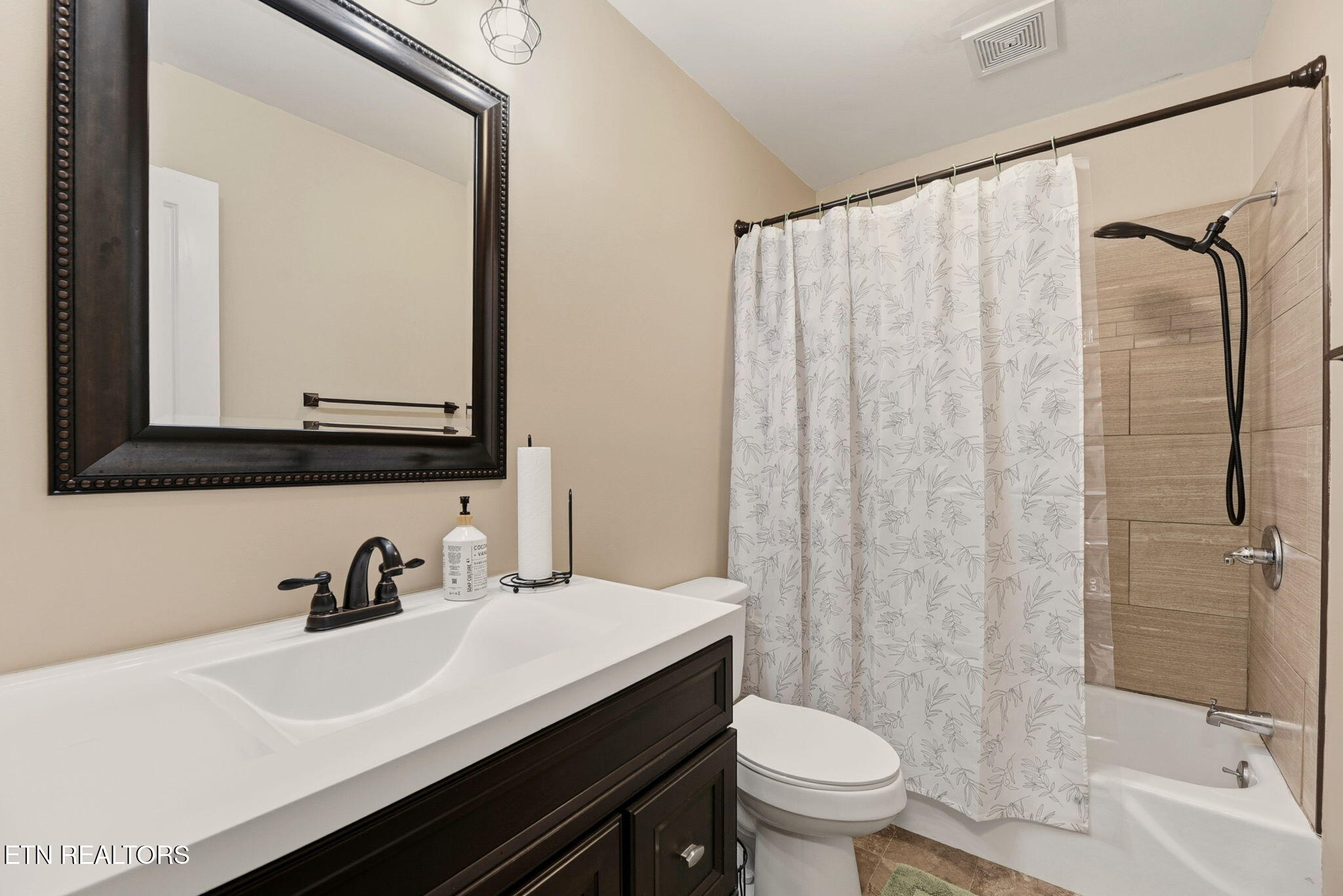 2322 Alice Bell Road Knoxville, TN 37914 - Photo 17 of 32 17-web-or-mls-DSC_0741